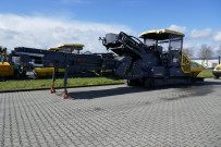 BOMAG BMF 2500 S Offset mieten bei Holtdirk Baumaschinen GmbH