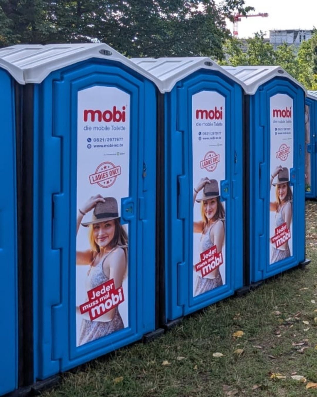mobi Mobiltoilette | Mobile Baustellen Toilette | Baustellen WC | Lieferung Reinigung & Wartung | Ökologische Entsorgung | Haftungsbefreiung | Endreinigung | Baustellenklo mieten | mobile Toiletten – 4