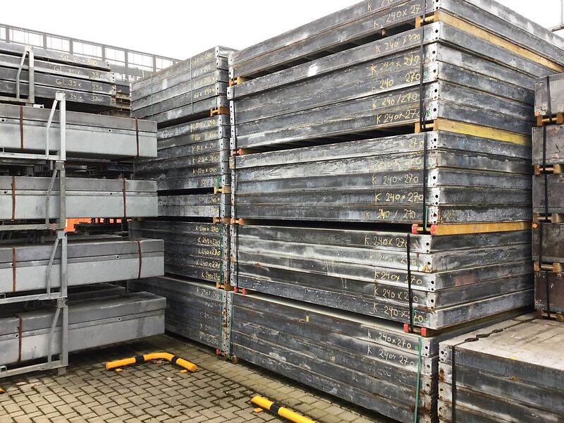 Hünnebeck MANTO Grosstafel 240 x 270 mieten bei Thomas Lerch Bau- und Industriebedarf GmbH