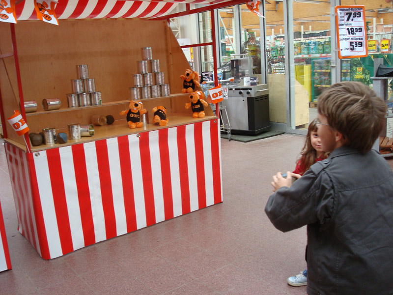 Nostalgiestand Dosenwerfen mieten bei Fun Promotion