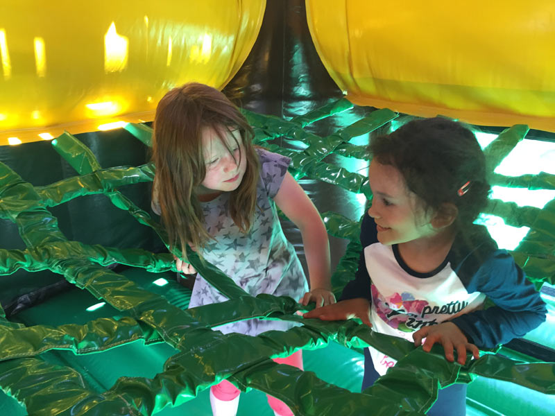 Dino Land Huepf Kletterspielplatz mieten bei Fun Promotion