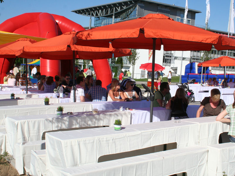 Sonnenschirm mieten bei Fun Promotion