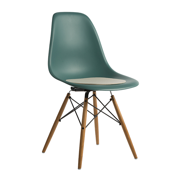 DSW Chair Ahorn Sitz ocean mit Filzauflage weiß mieten