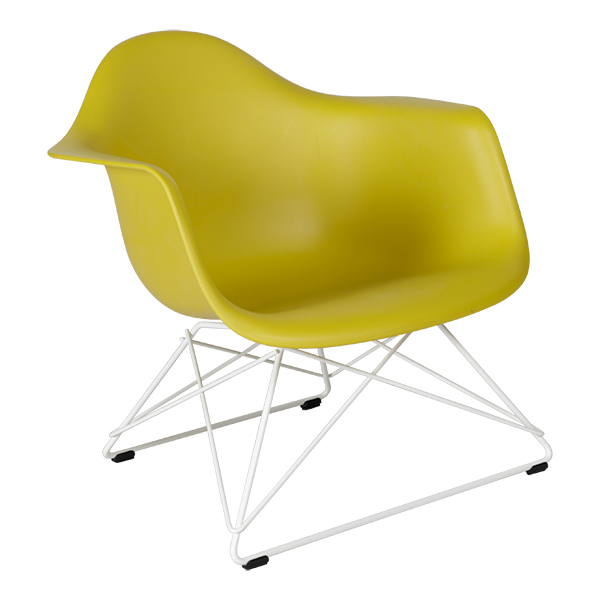 LAR Eames Plastic Loungechair weiß Sitz senf mieten