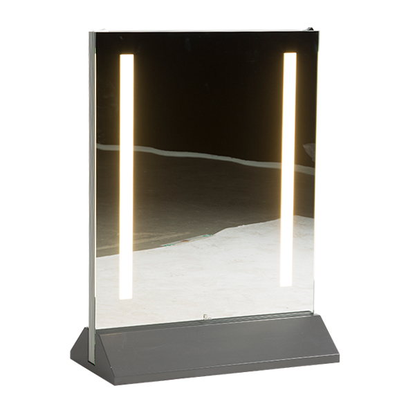 Schminkspiegel LED-beleuchtet B60*H80 cm mit Standfuß 230V mieten