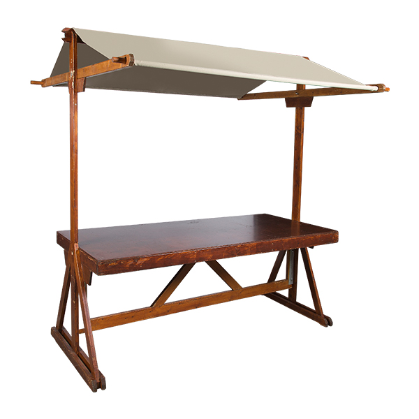 Marktstand aus Holz L200*B95*H243 cm mit Plane taupe mieten