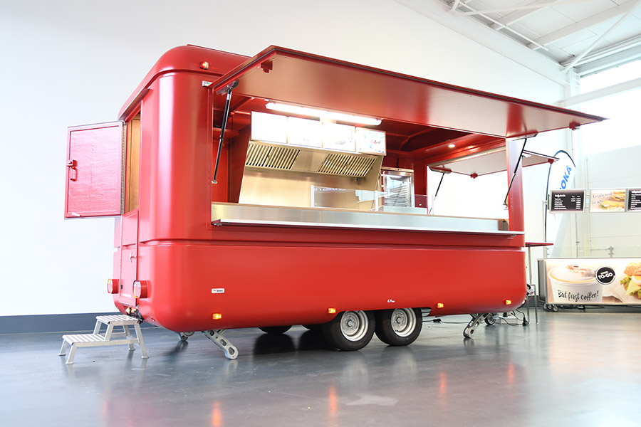 Imbisswagen Mieten: Roadrunner – Fahrzeug-ID K037 mieten bei ROKA Werk GmbH