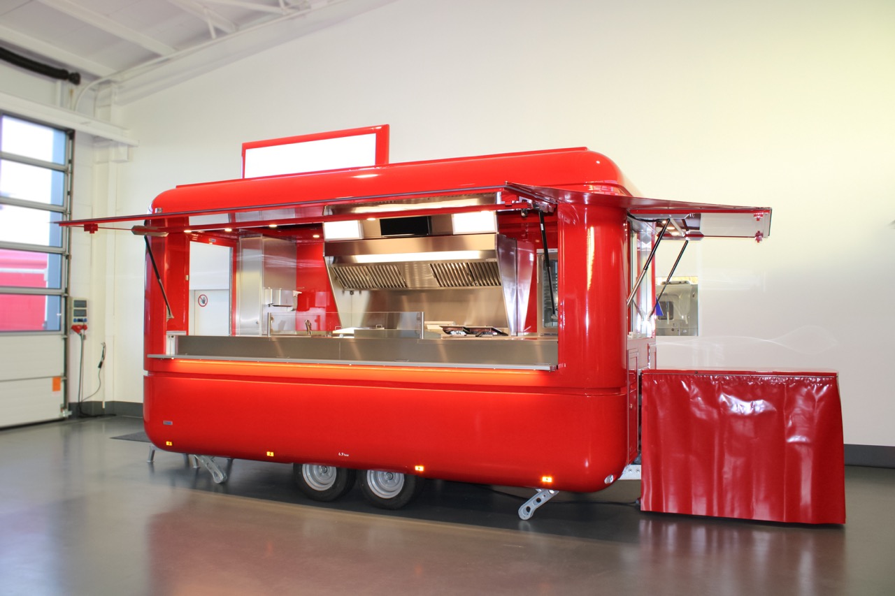 Imbisswagen Mieten: Modell Roadrunner – Fahrzeug-ID N071 mieten bei ROKA Werk GmbH