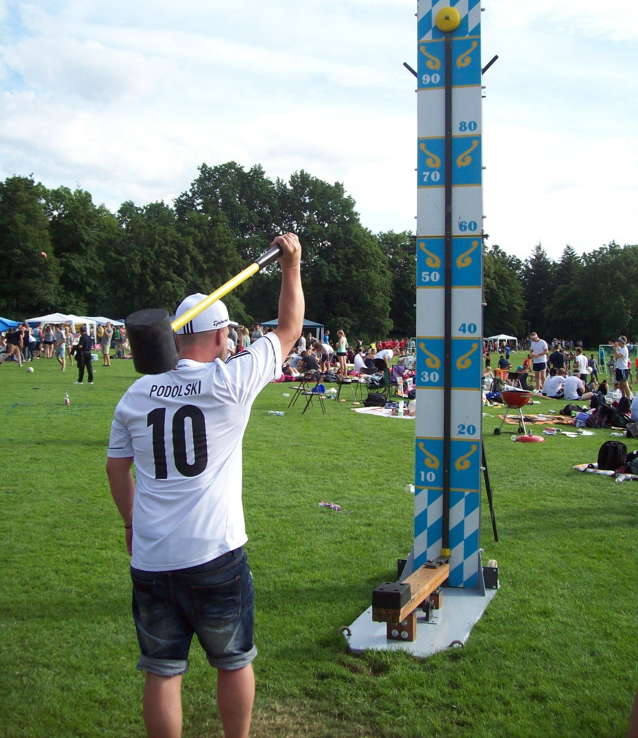 Hau den Lukas mieten bei play and fun team GmbH