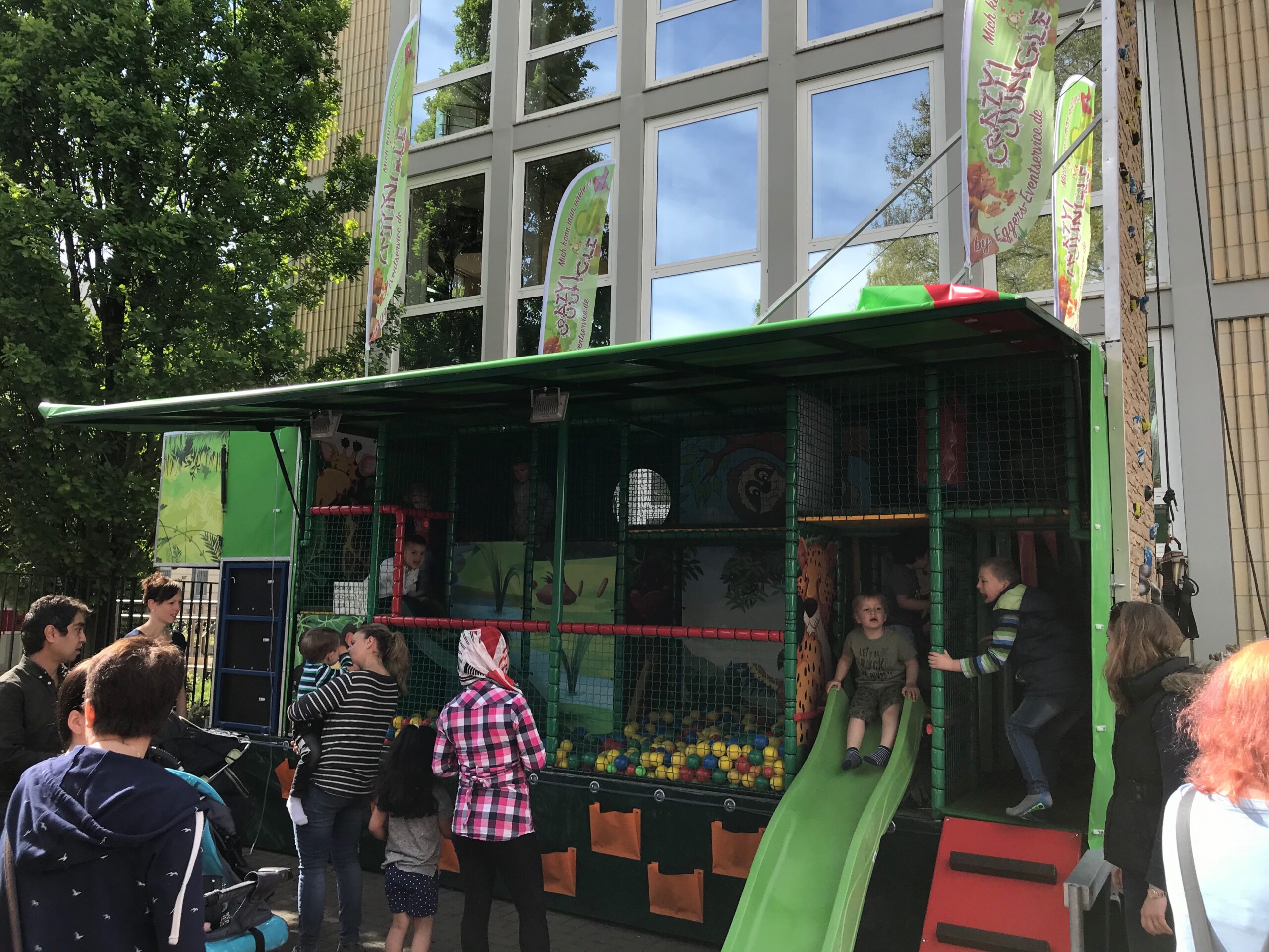 Spielmobil mieten bei play and fun team GmbH