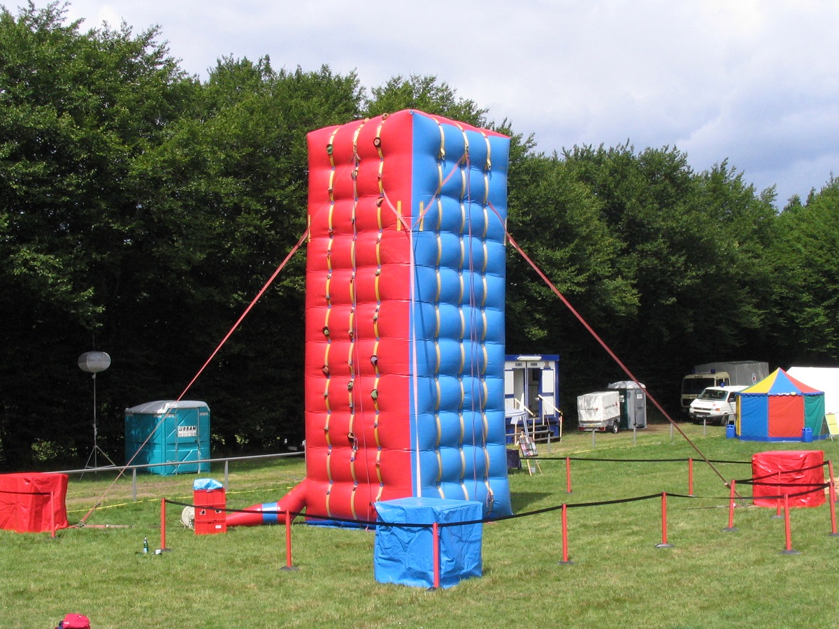 Eiger-Kletterturm mieten bei play and fun team GmbH