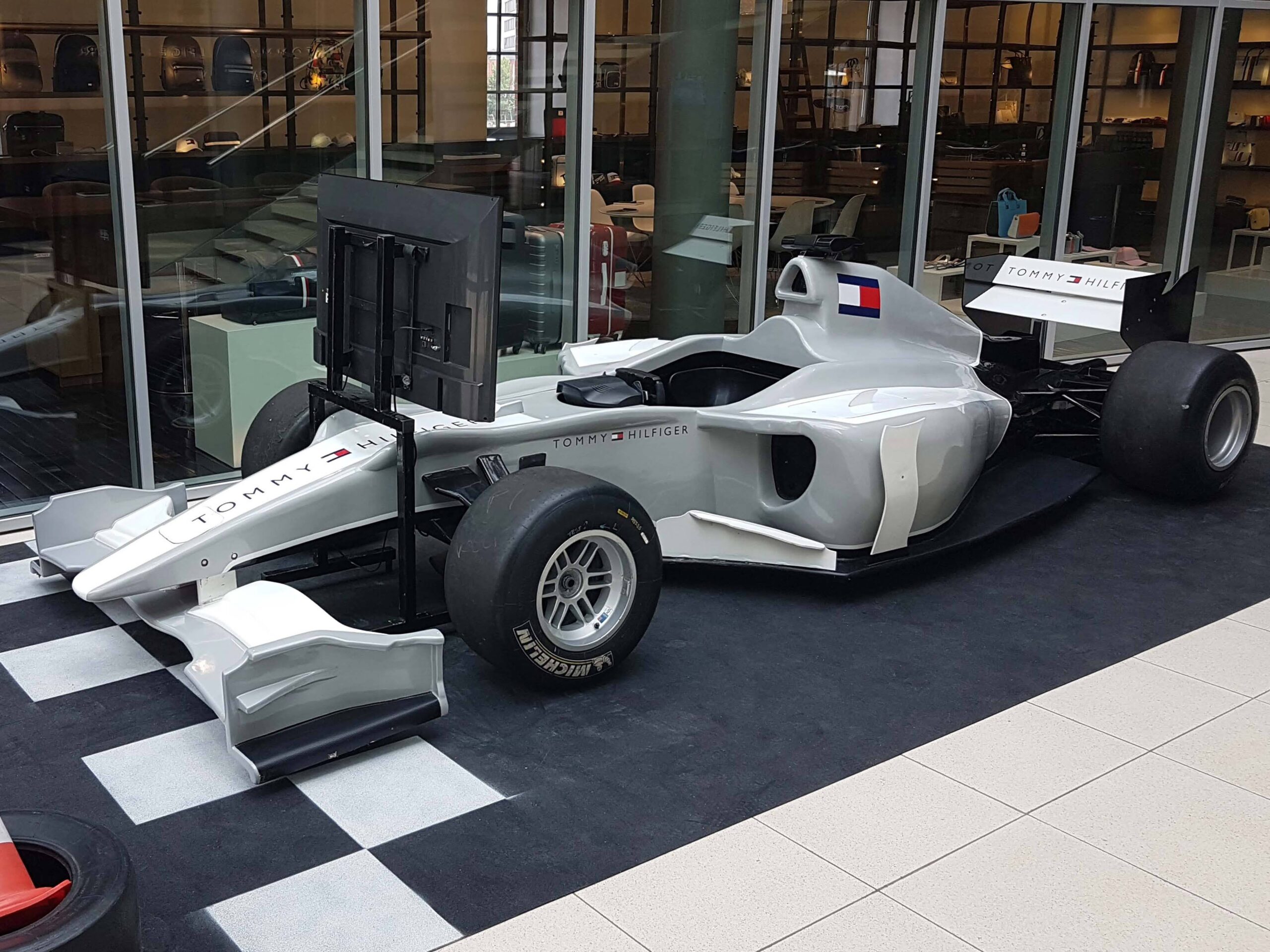 Formel 1-Simulator mieten bei play and fun team GmbH