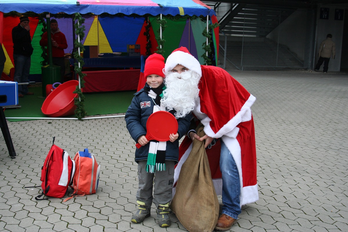Weihnachtsmann mieten bei Play and Fun Team