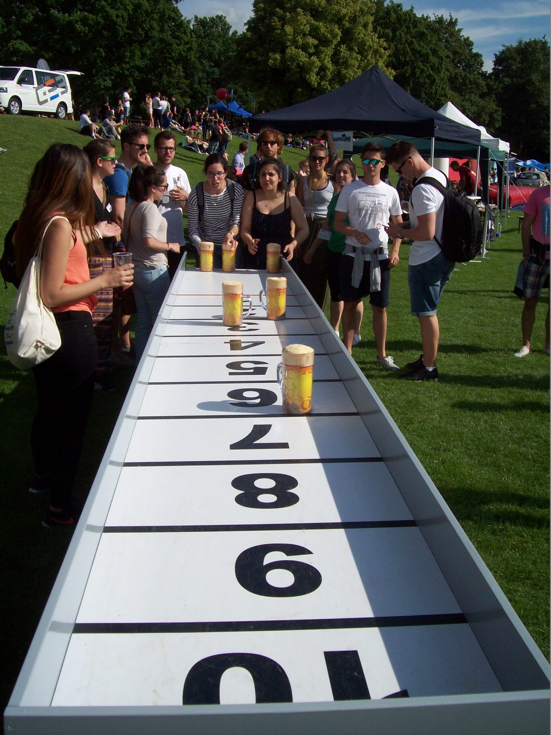 Bierkrugschieben mieten bei Play and Fun Team
