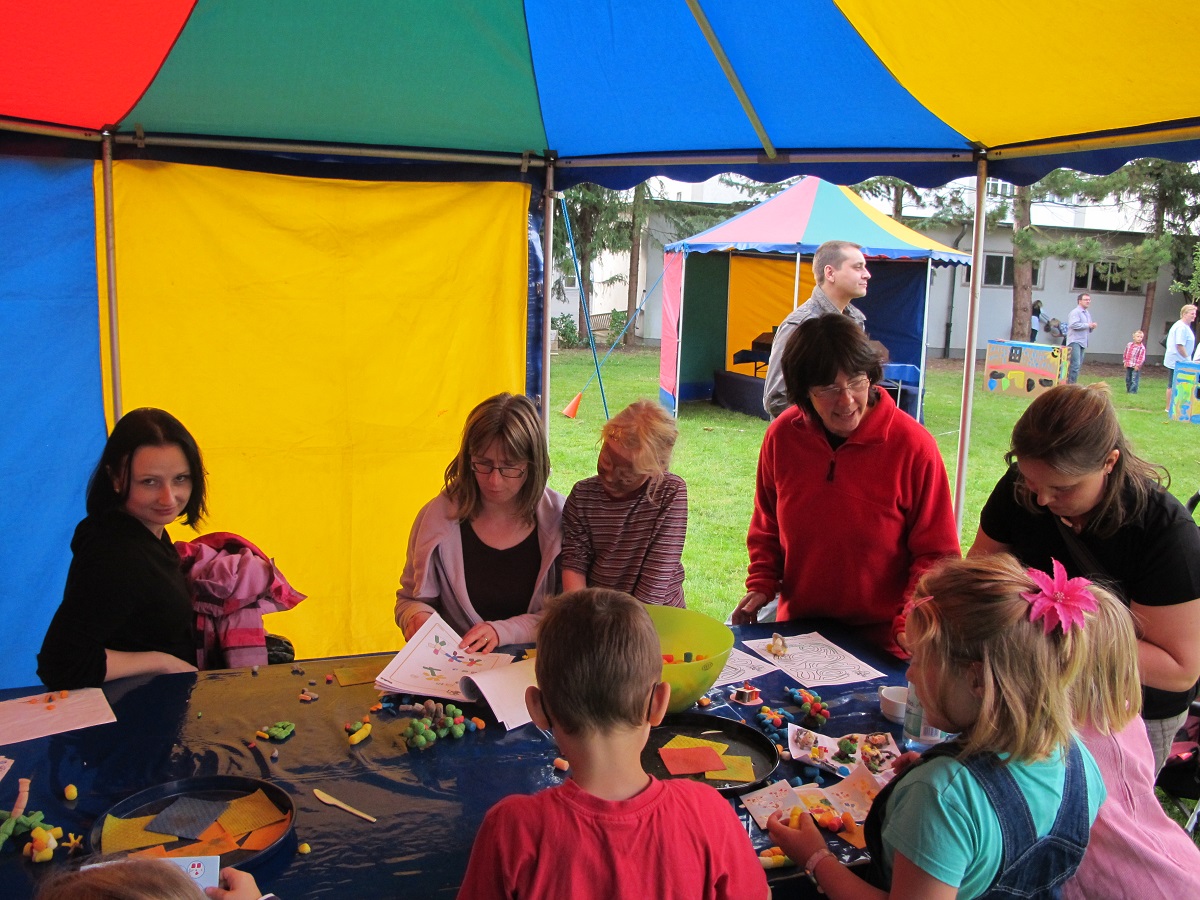 PlayMais mit 15m² Zelt mieten bei play and fun team GmbH