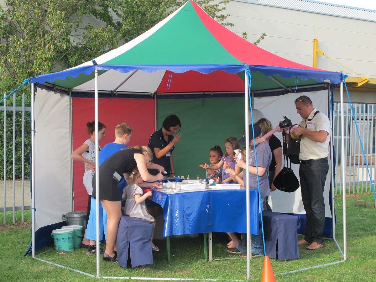 Color-Sand mit 15m² Zelt mieten bei play and fun team GmbH
