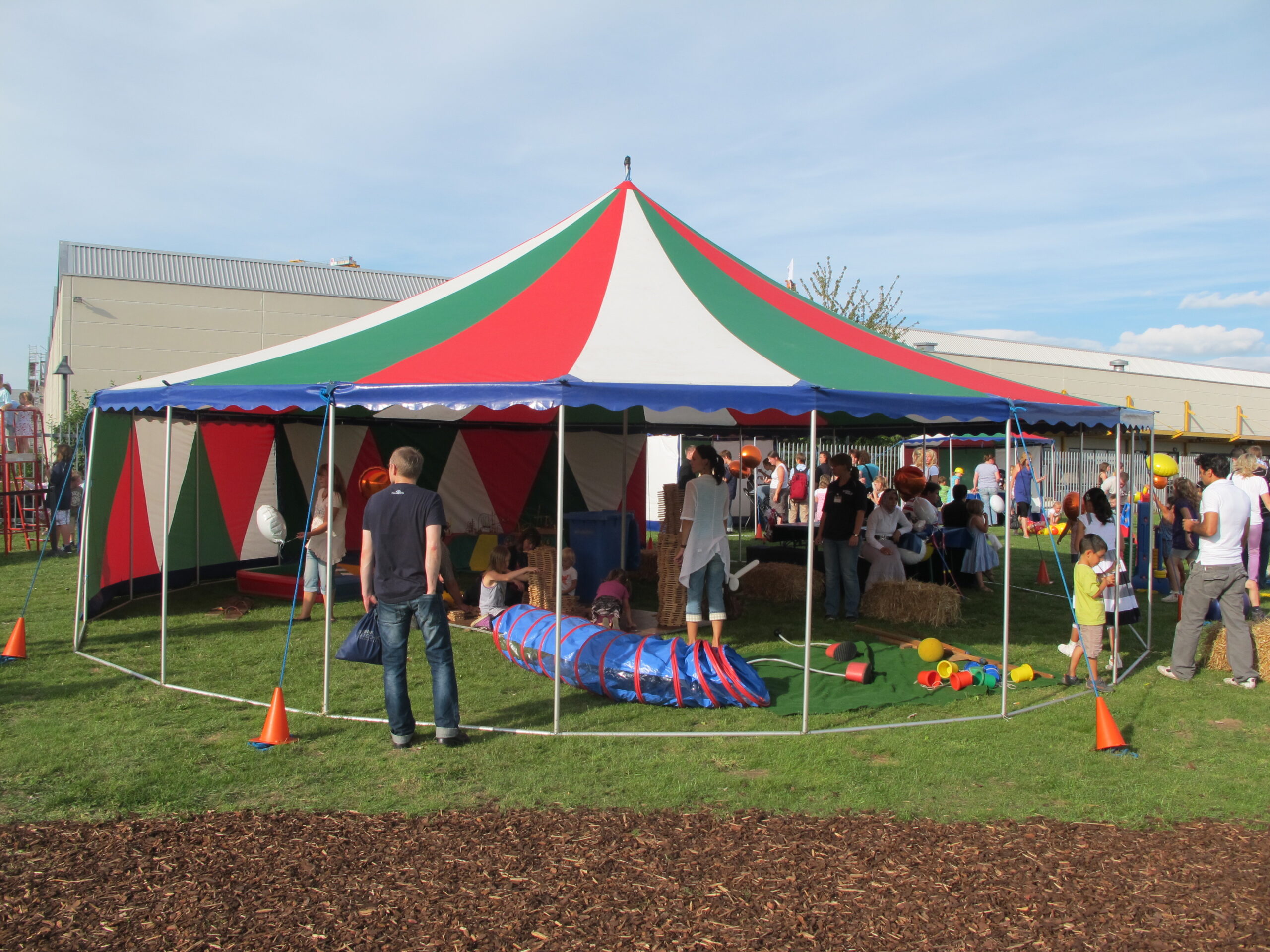 Zelt mieten bei play and fun team GmbH