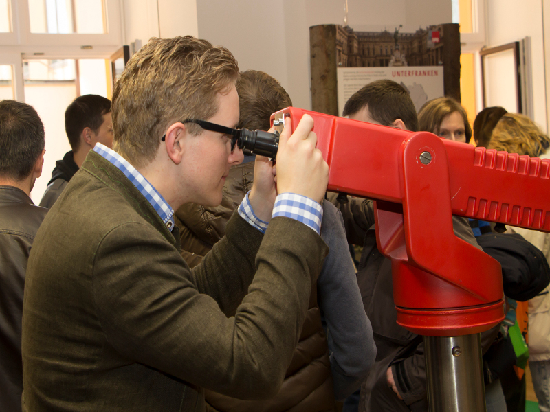 Digitales Fernrohr mieten bei play and fun team GmbH