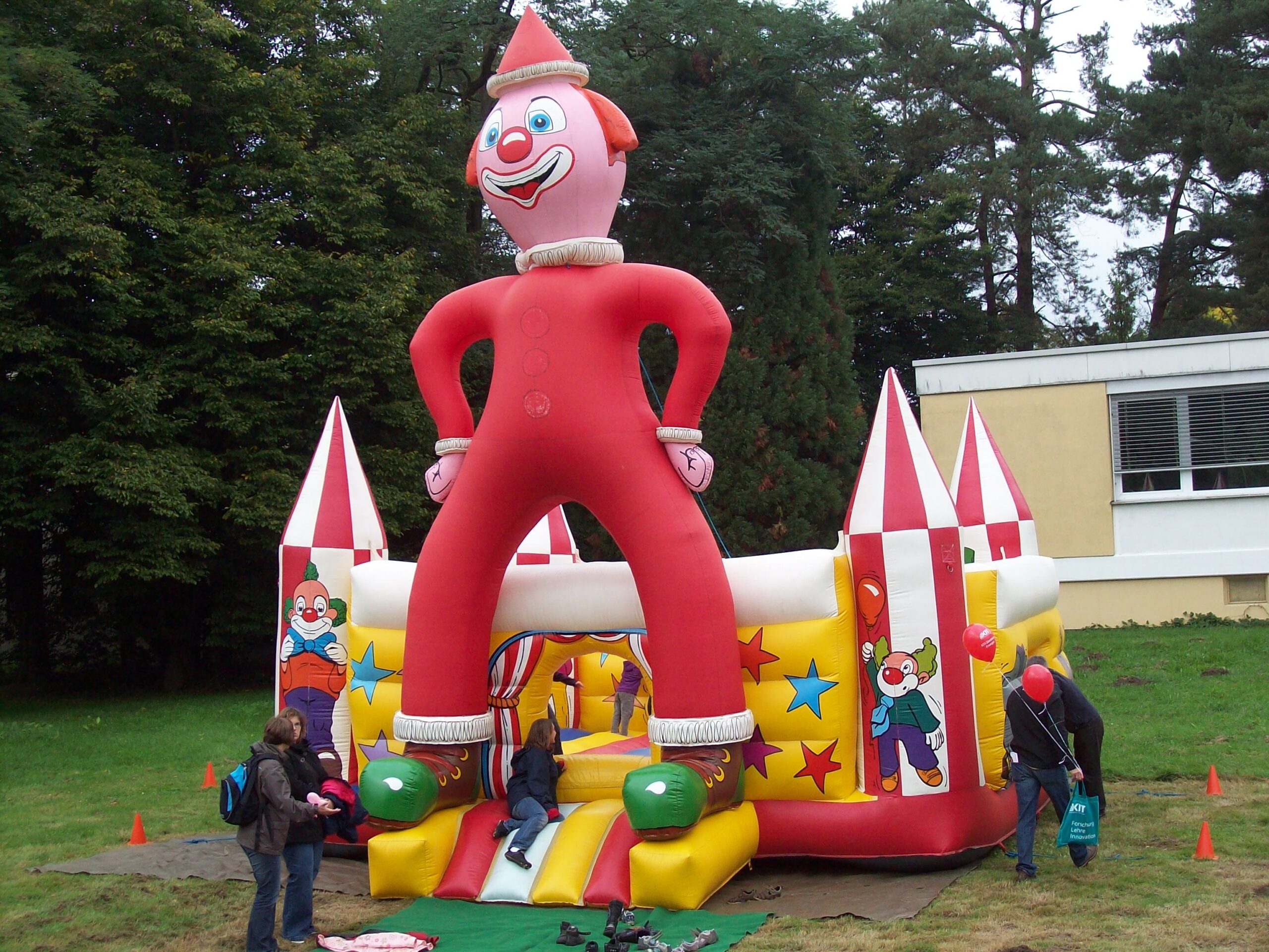 Hüpfburg mieten bei play and fun team GmbH