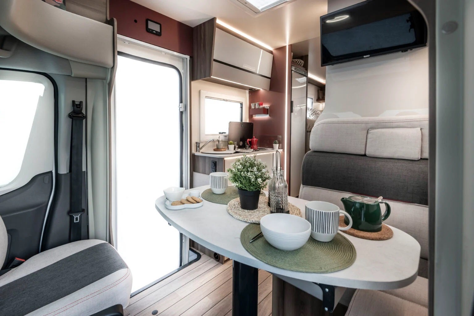 Wohnmobil - Teilintegrierte 6,70 m 2Personen Neuzulassung 2025 – 2