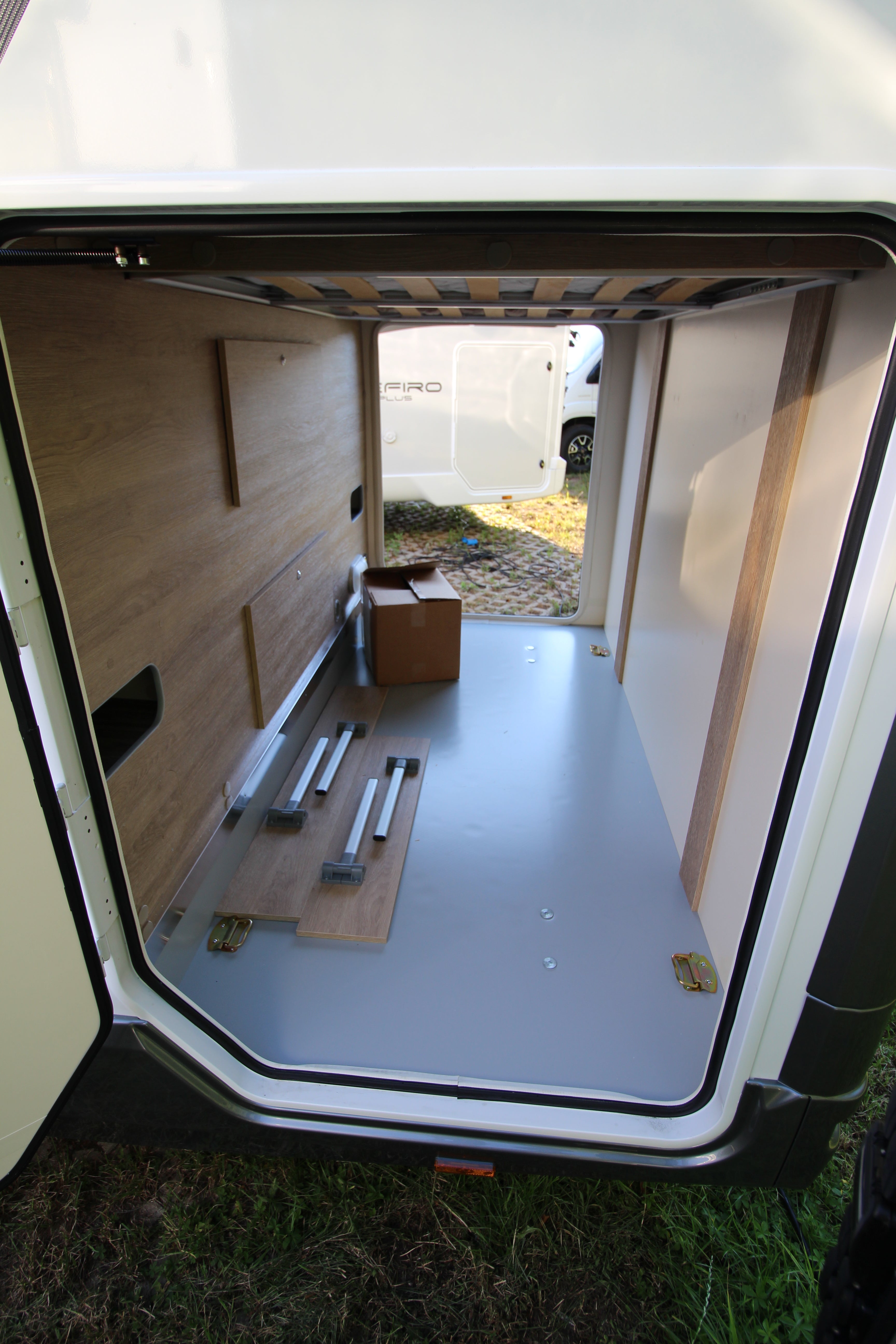 Vollintegriertes Luxus-Reisemobil NEU***2024!!! inkl. Zubehör – 3