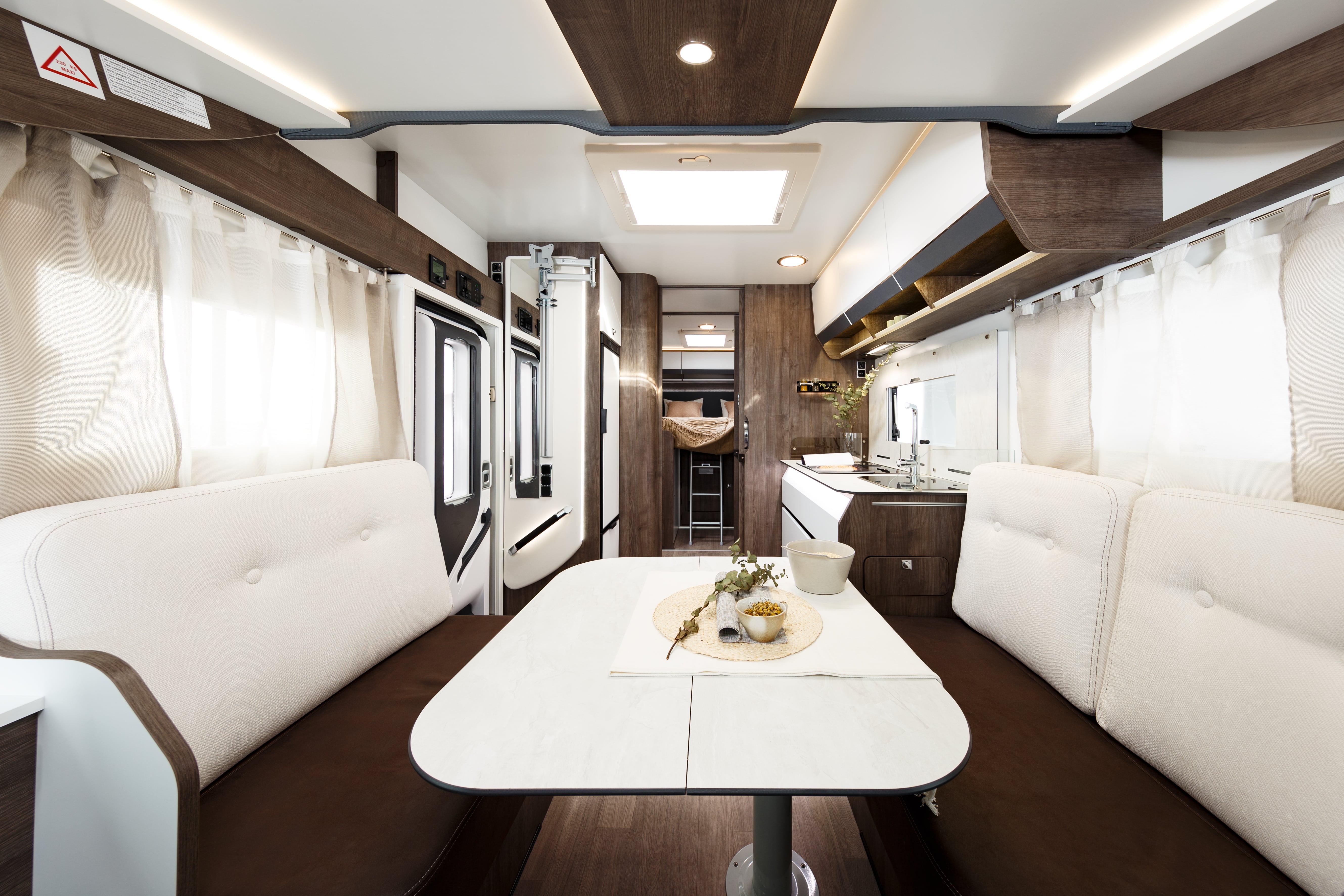 Premium Wohnmobil der Extraklasse mit Klimaanlage im Aufbau, Navi und SAT/TV – 3