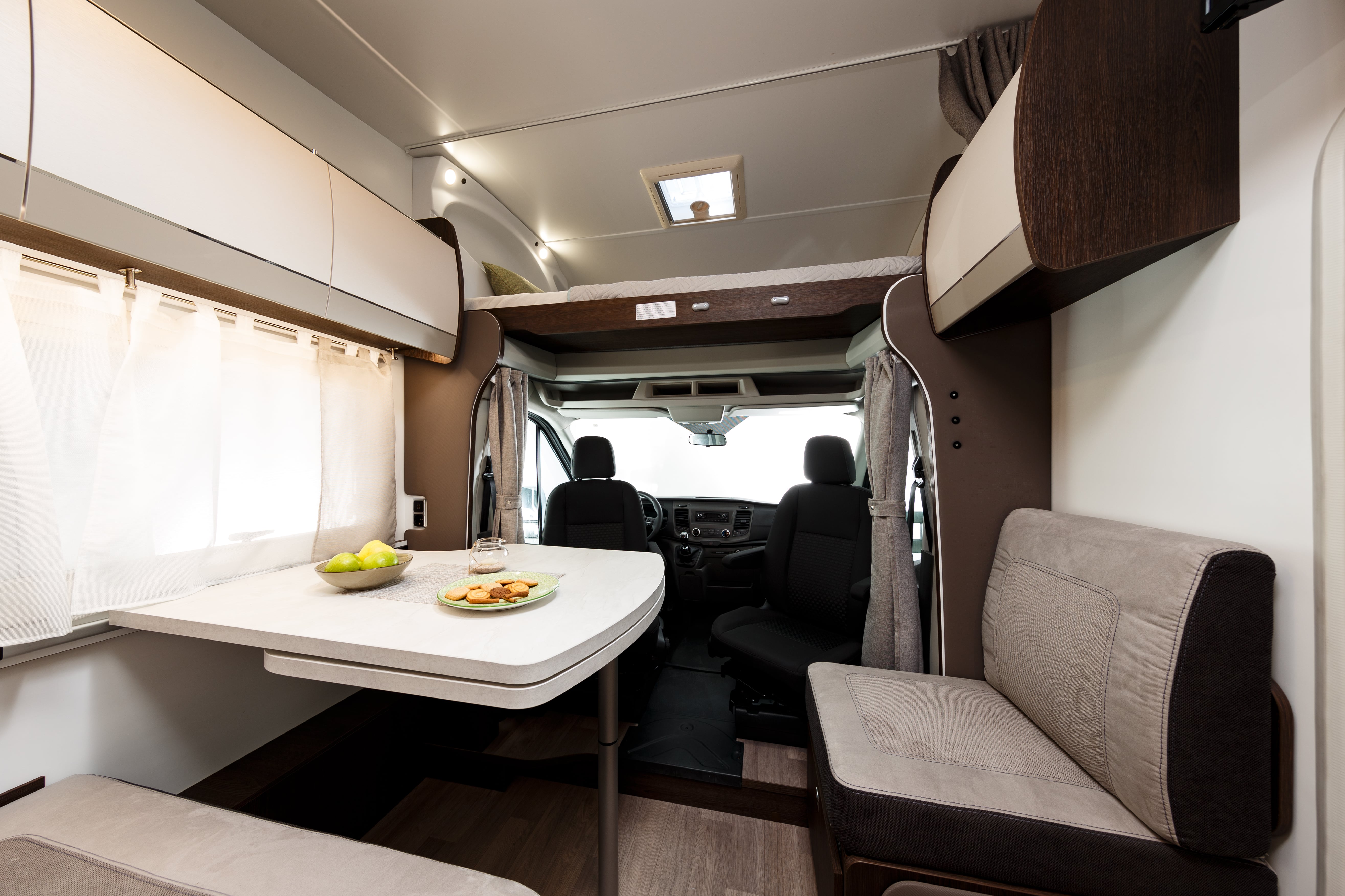 Wendiges Familienwohnmobil - für bis zu 5 Personen- mit gr. Kühl-Gefrierkomination, Backofen, Rückfahrsensoren, Fahrradträger, Markise – 3