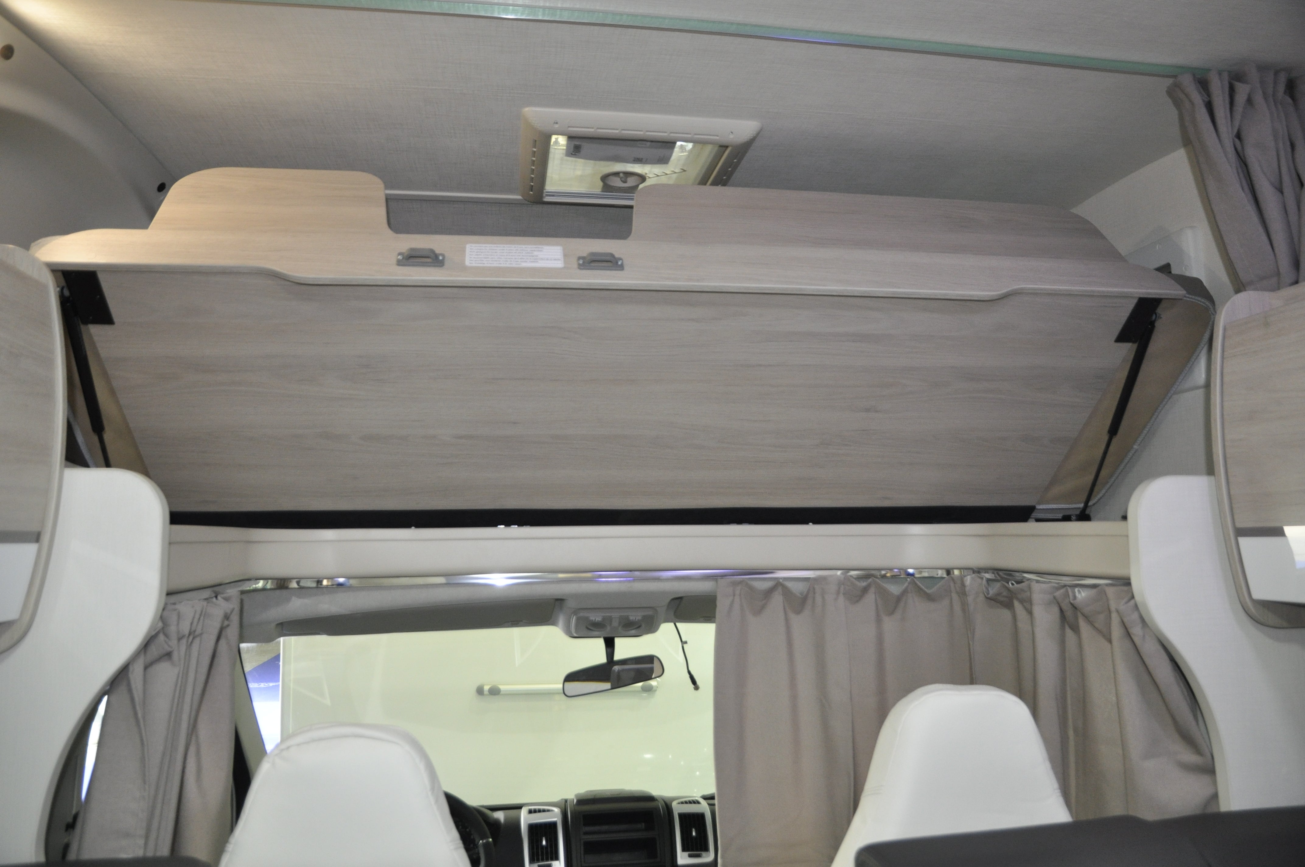 Wohnmobil für bis zu 6 Personen mit Rückfahrkamera – 4