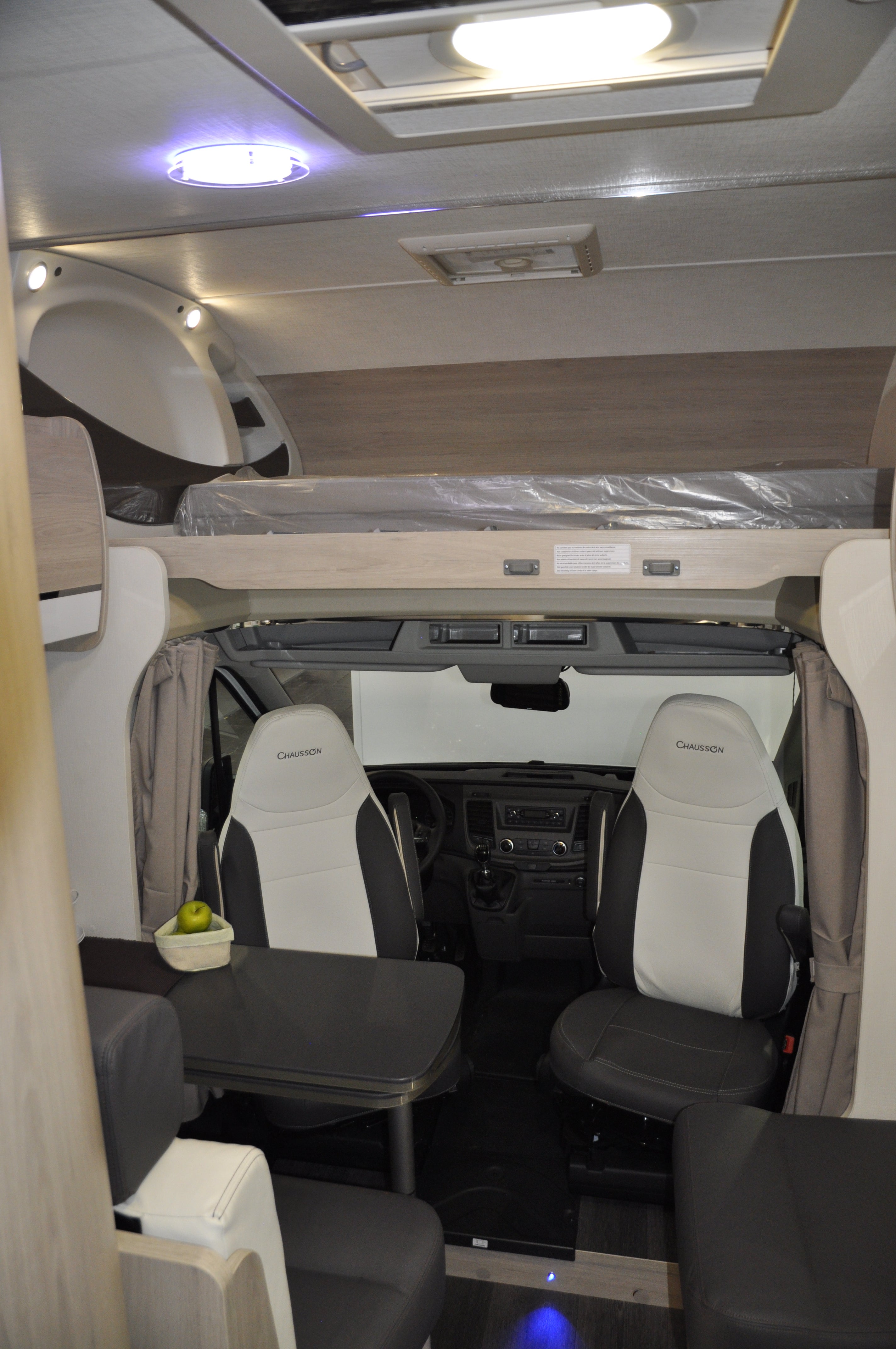 Kompaktes Wohnmobil mieten für bis zu 5 Personen – 4