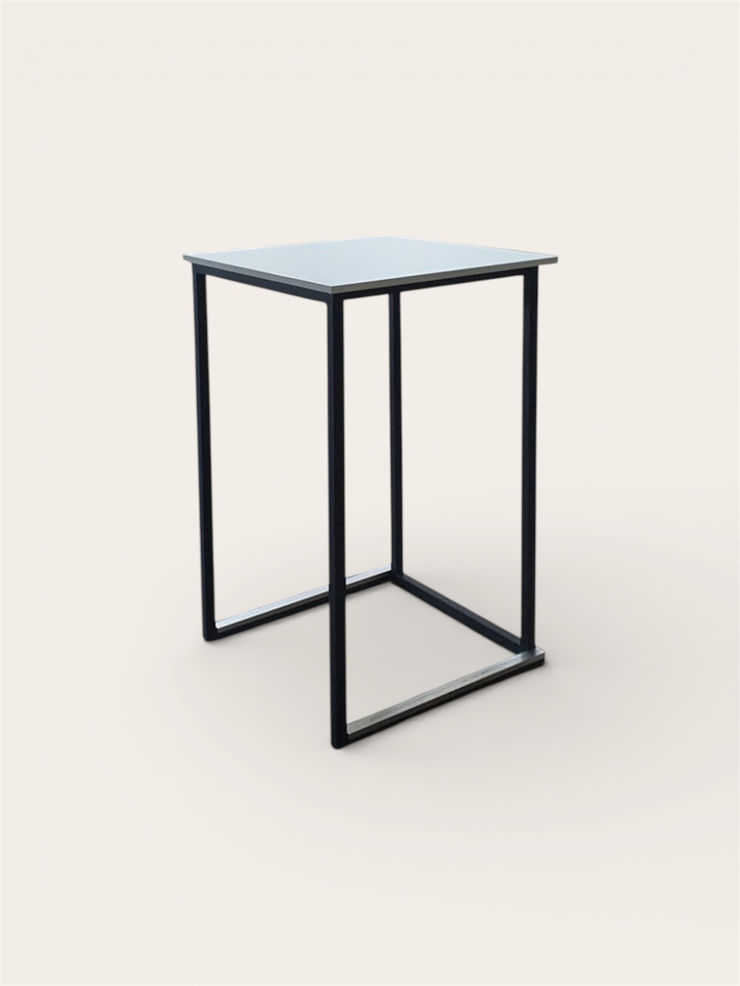 Stehtisch ”Time Square” 70×70, schwarz/weiss mieten bei Northern Events