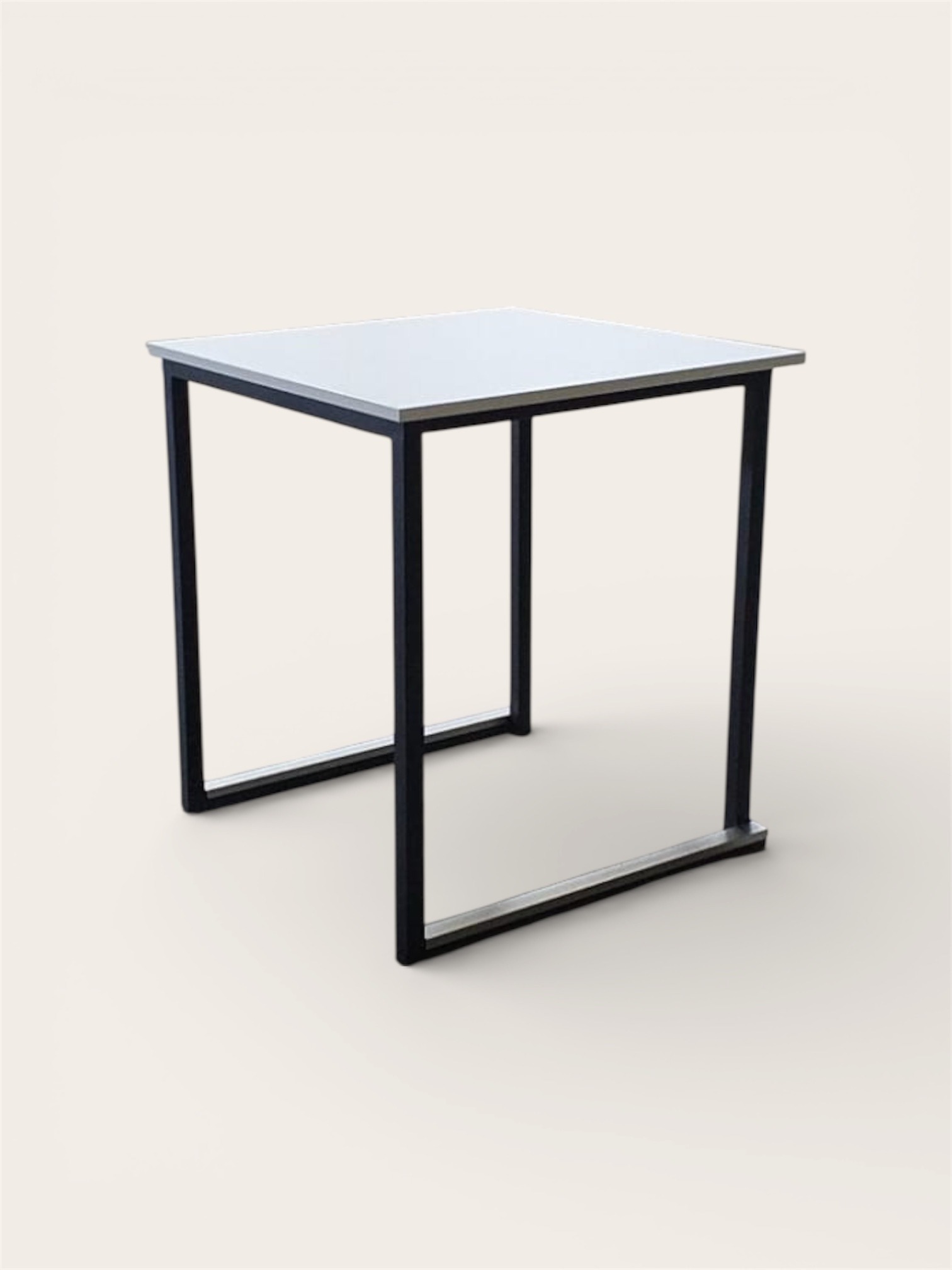 Tisch ”Time Square” 70×70, schwarz/weiß mieten bei Northern Events