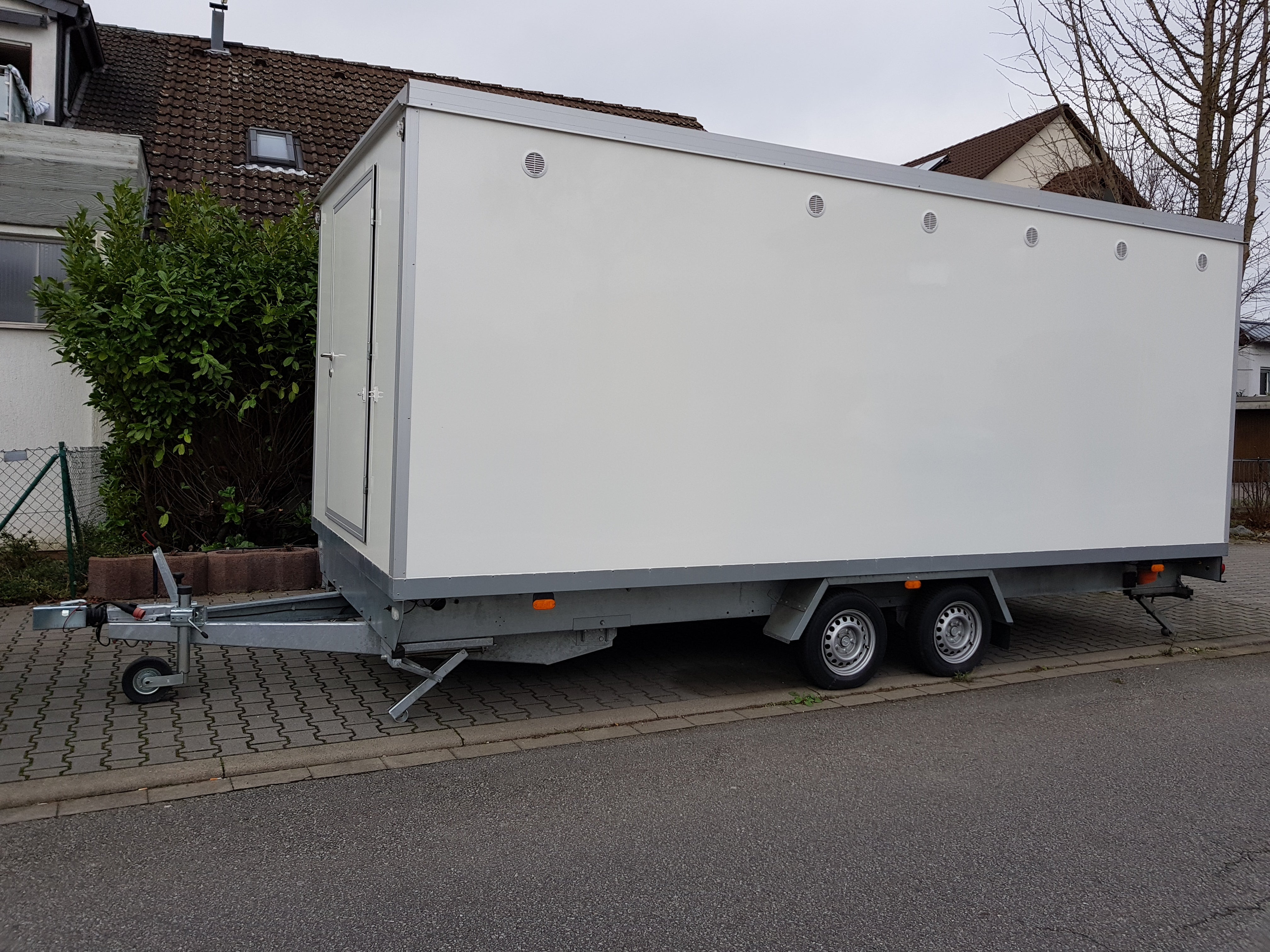 Toilettencontainer mieten – 2