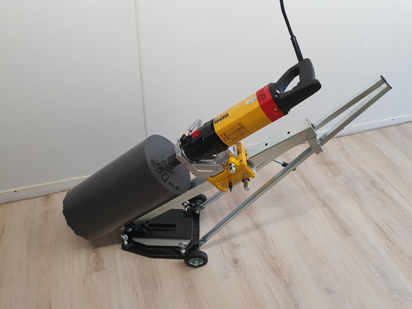 Kernbohrgerät bis 250mm Durchmesser mieten in Osnabrück
