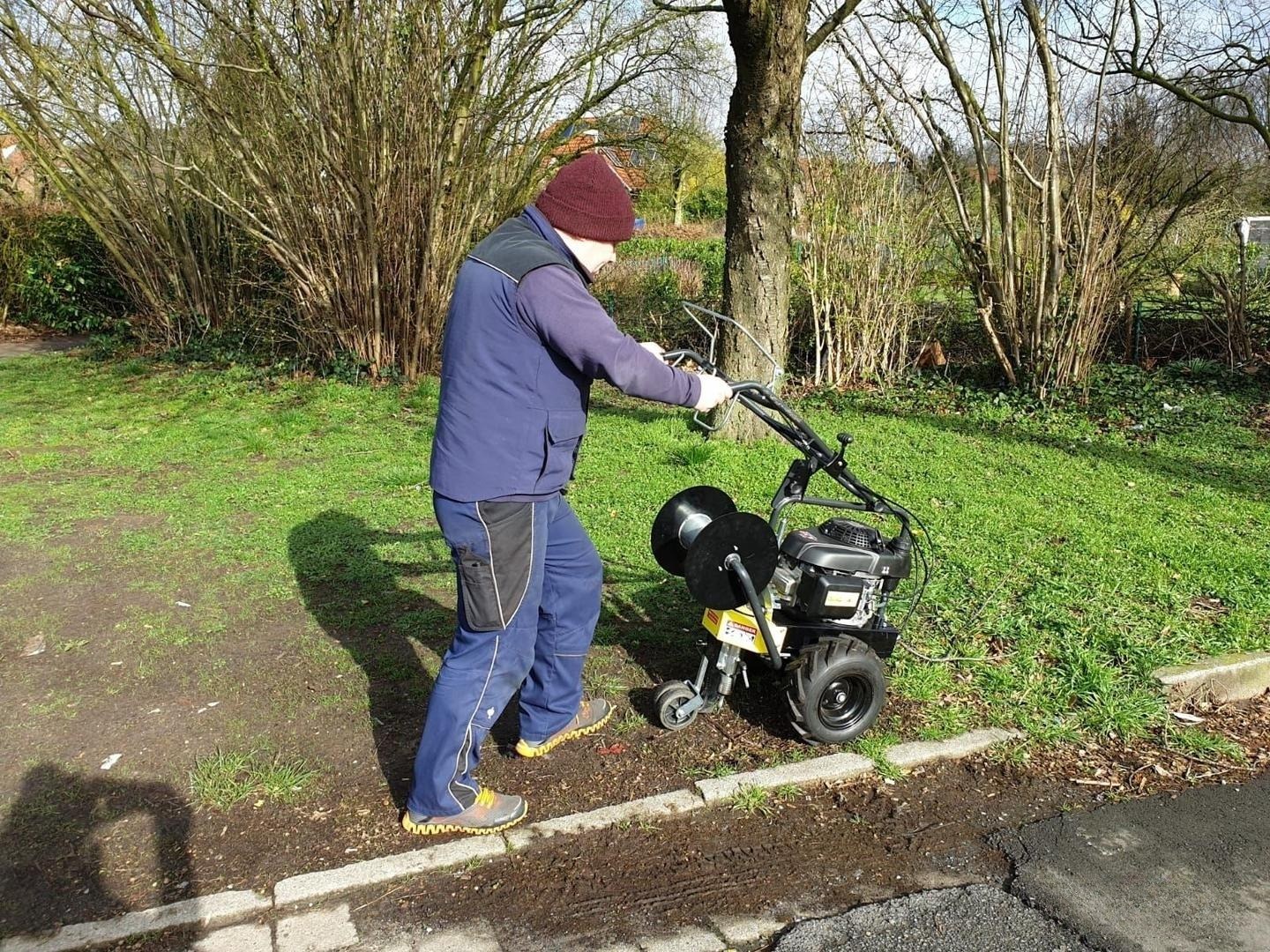 Kabelverlegemaschine für Mähroboter, Drahtverlegemaschine mieten in Os – 3