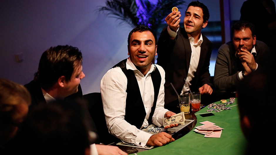 Mobiles Casino: Texas Hold'em Poker (Spieltisch inkl. Croupier) mieten
