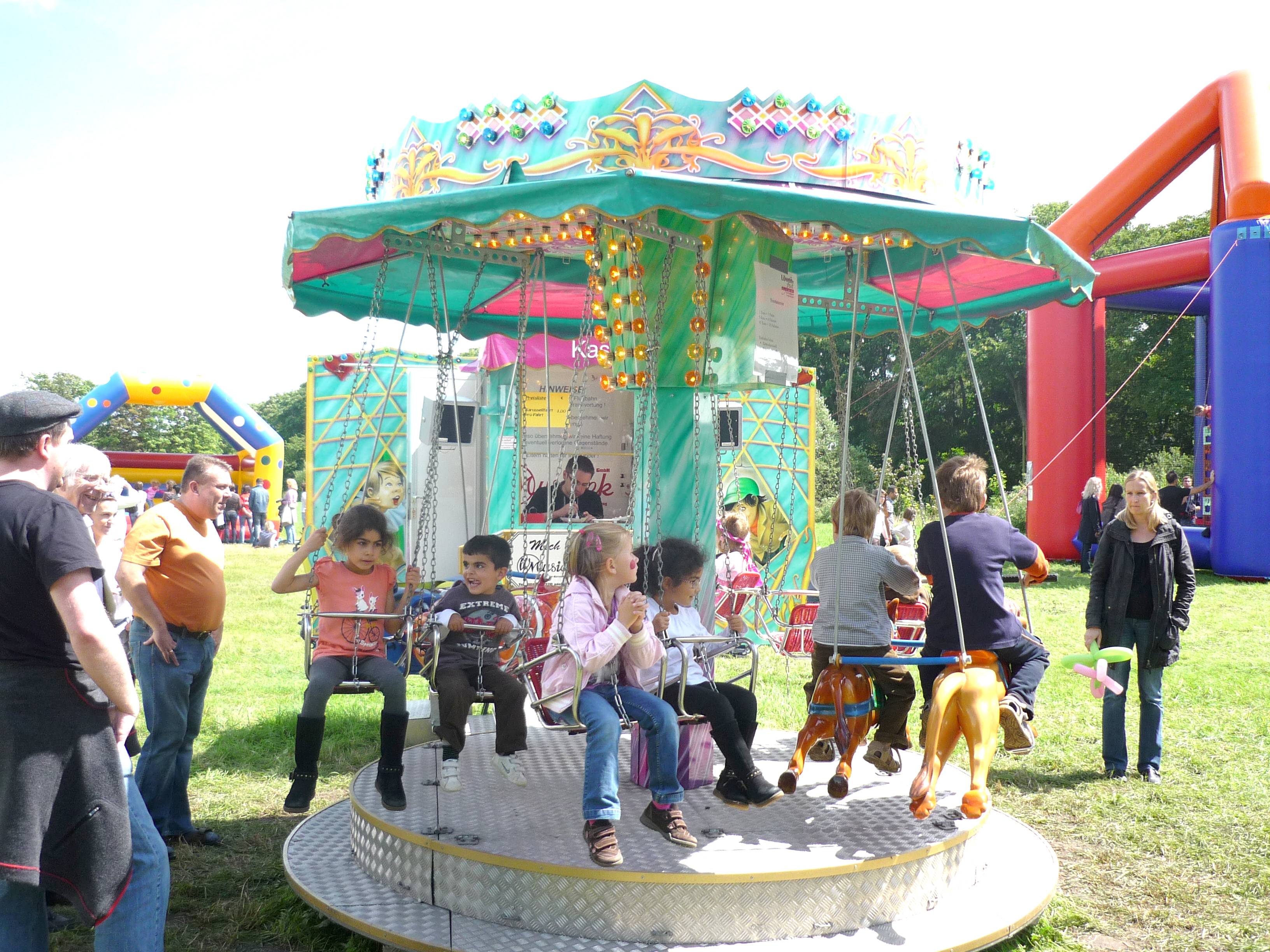 Kinderkettenkarussell Kinderkettenflieger mit Musikanlage und Kasse – 2