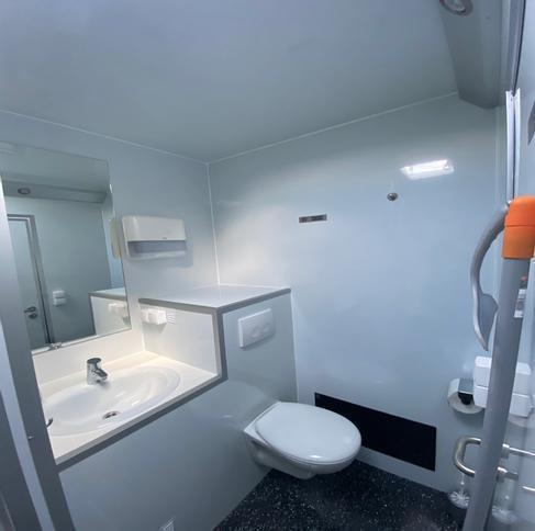 Mobiles Badezimmer / Covid-19* /Erfüllt die BG-Anforderungen/ mit Lieferung (20km) – 2