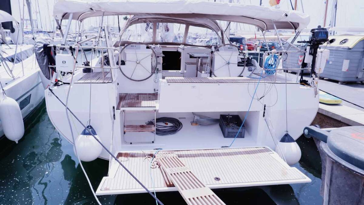 Bavaria C50 Style Juana mieten bei SUN CHARTER GmbH