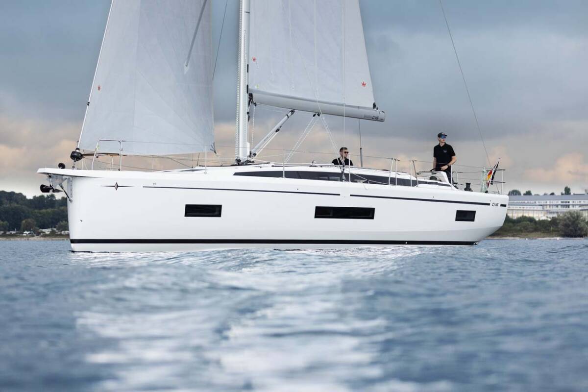 Bavaria C46 Mercedes mieten bei SUN CHARTER GmbH