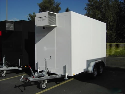 Kühlwagen (4 m x 2 m für 6 Europaletten) mieten