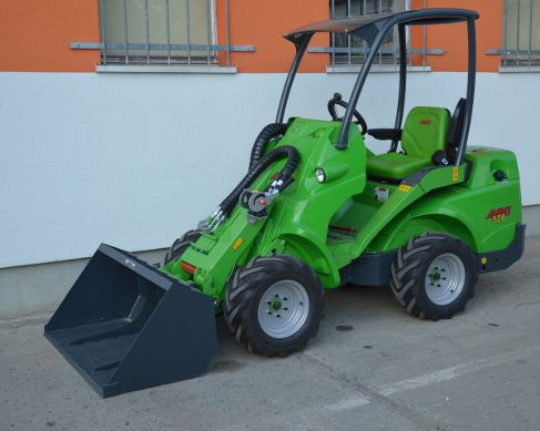 Radlader AVANT 528 – 4