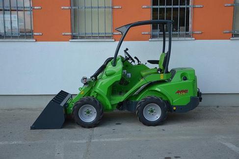 Radlader AVANT 528