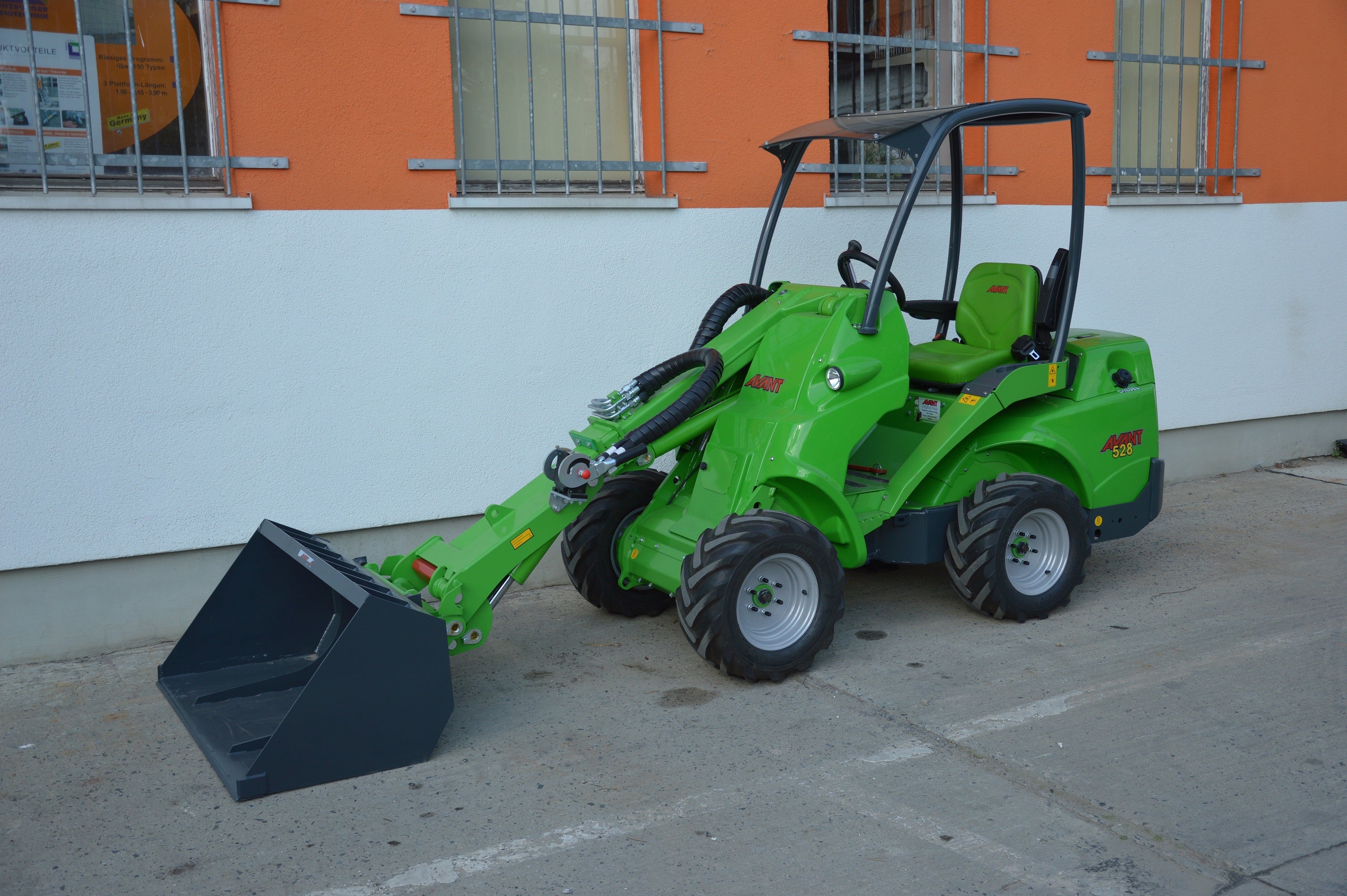 Radlader AVANT 528 – 2