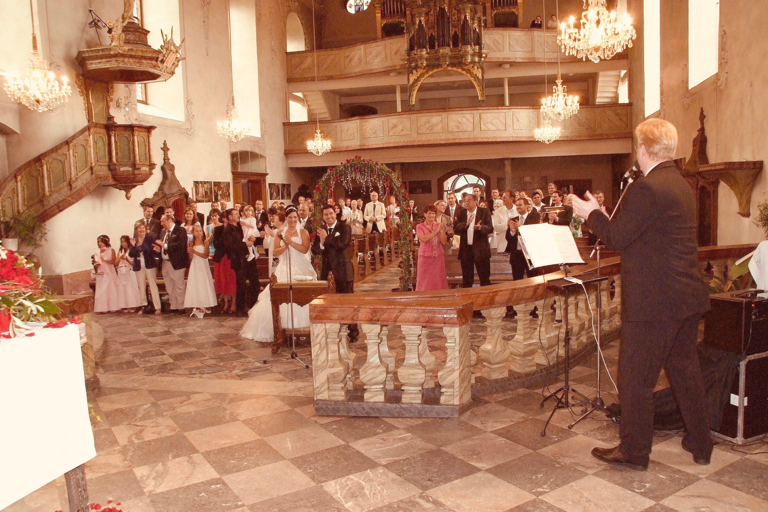 Sänger - First Class Entertainment für Ihre Trauung ........ Standesamt, Kirche oder freien Trauung PLUS Entertainer für Ihre Hochzeitsfeier: Discjockey interaktiv und Live Musik: Musik Live Shows - – 4