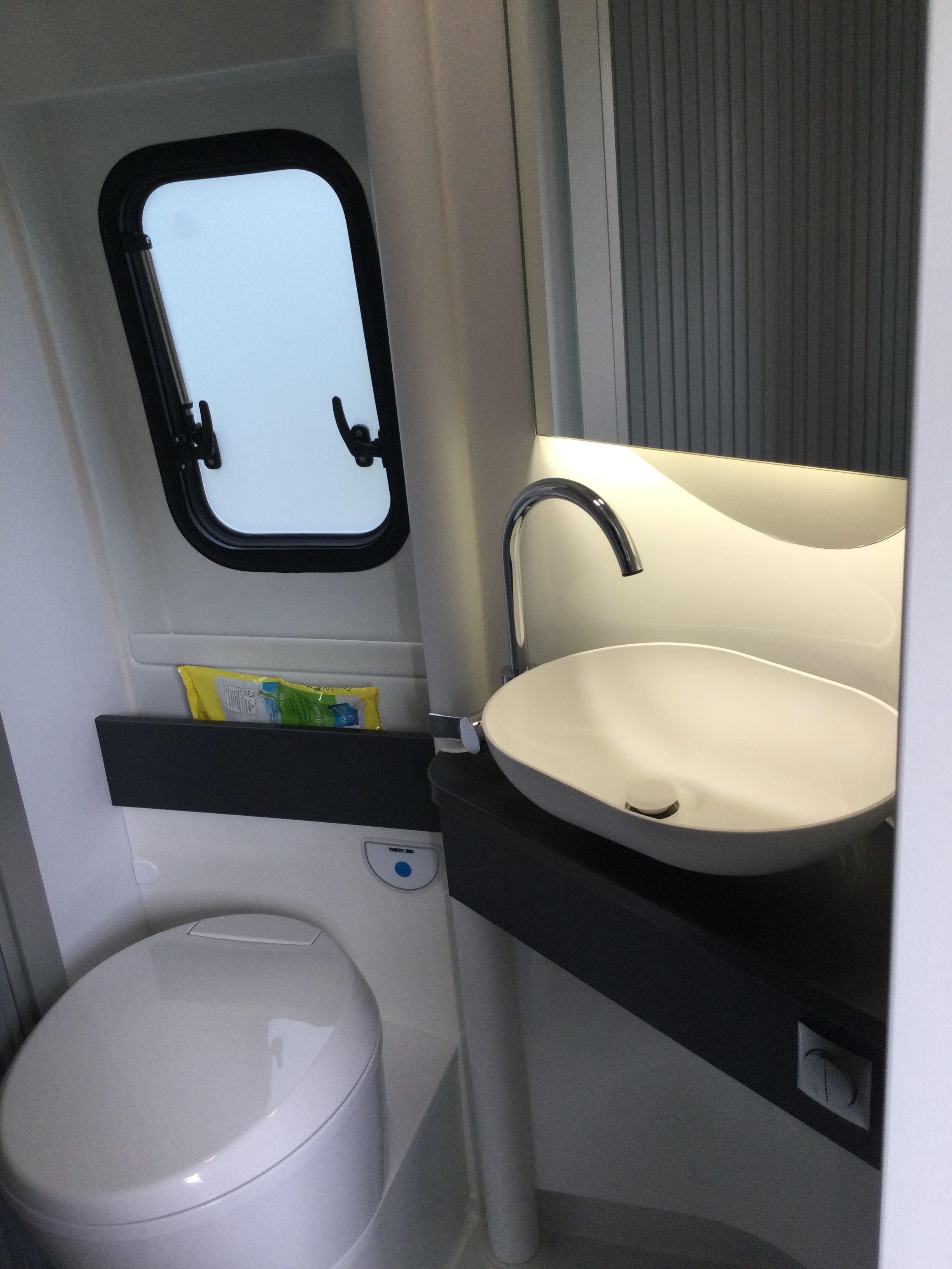 Kastenwagen Adria Twin Sport 640 – 3