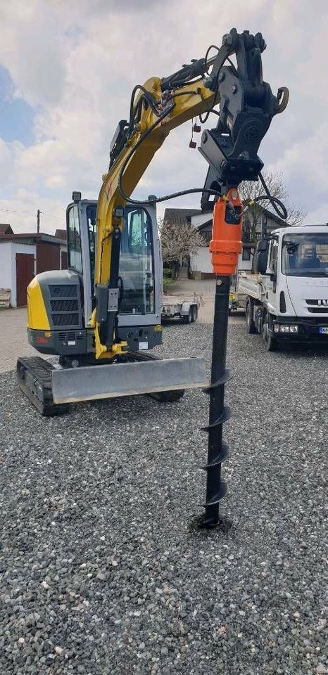 Minibagger ET35 Wacker Neuson m Erdbohrer mieten in Freystadt – 2