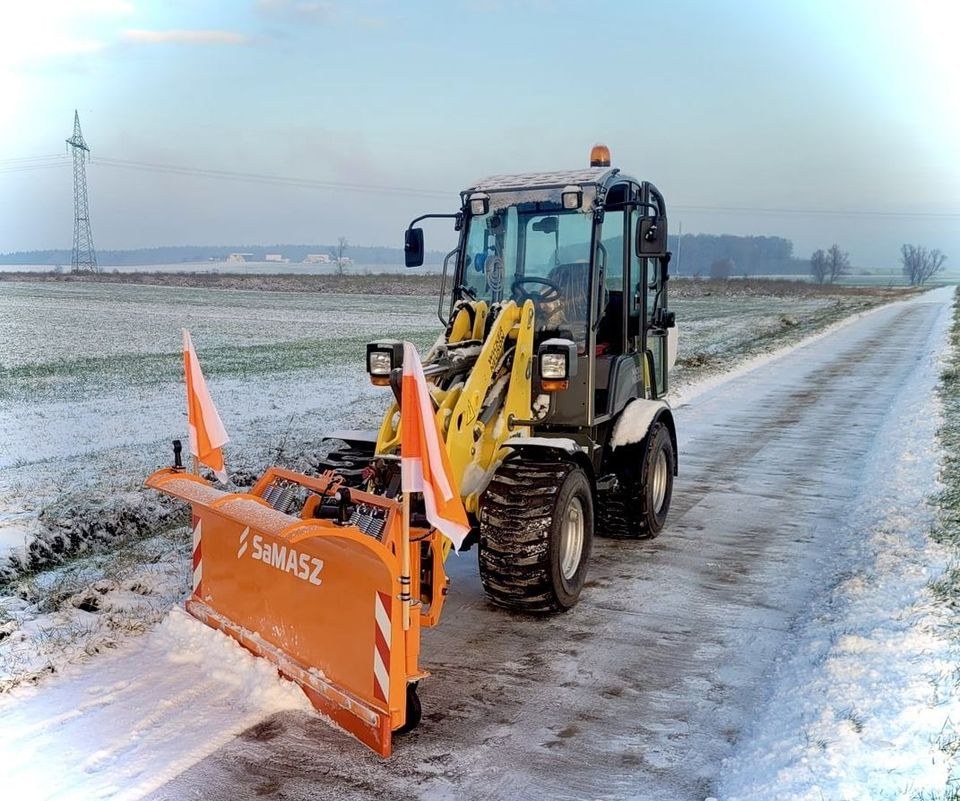 Schneeräumen Winterdienst Radlader mieten in Freystadt