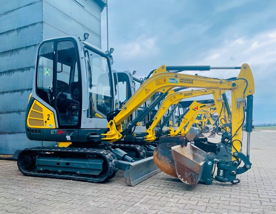 Minibagger 2,4t Wacker Neuson ET24 Baumaschine mieten in Freystadt