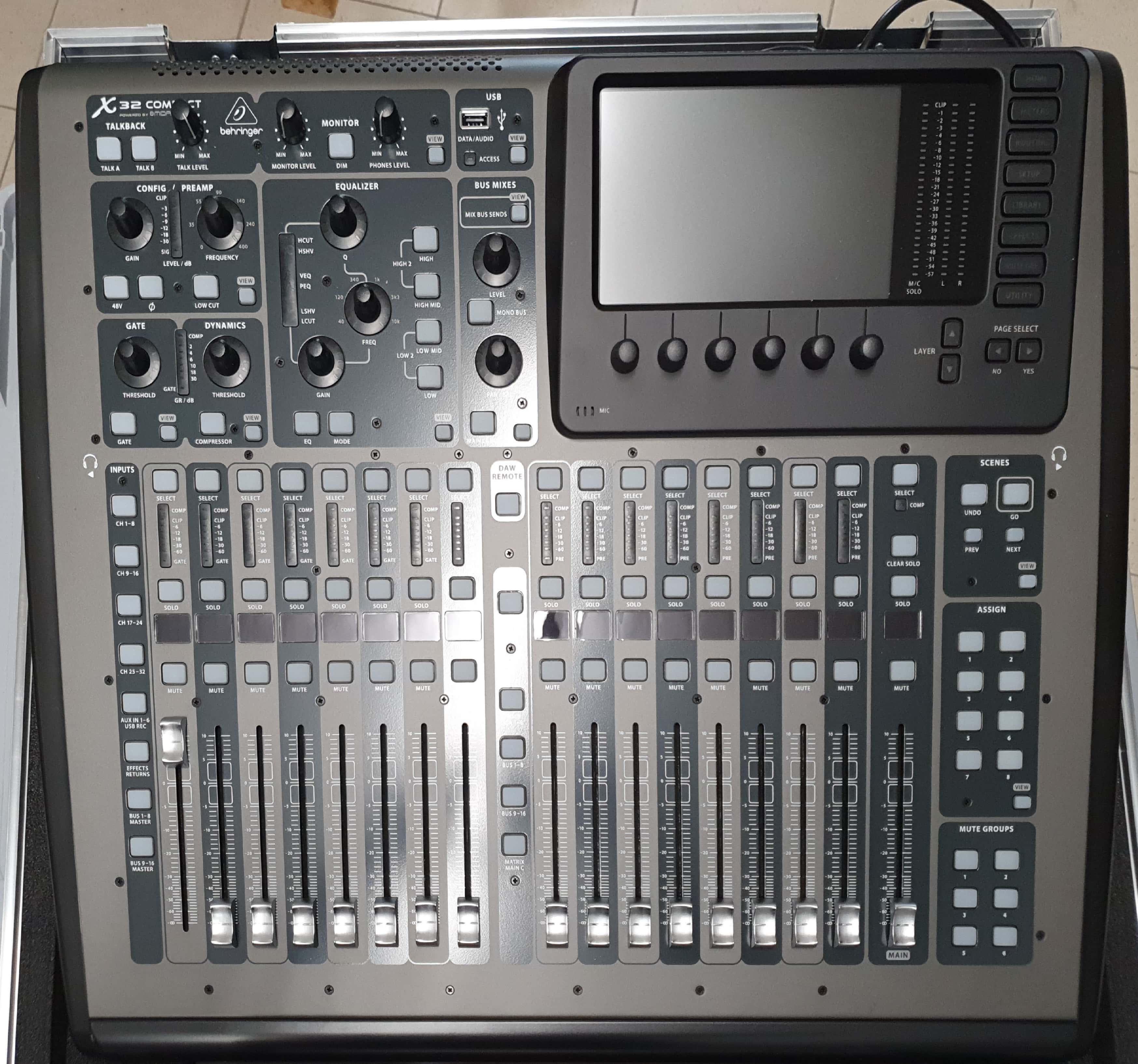 Mischpult Behringer X32 Compact – 3