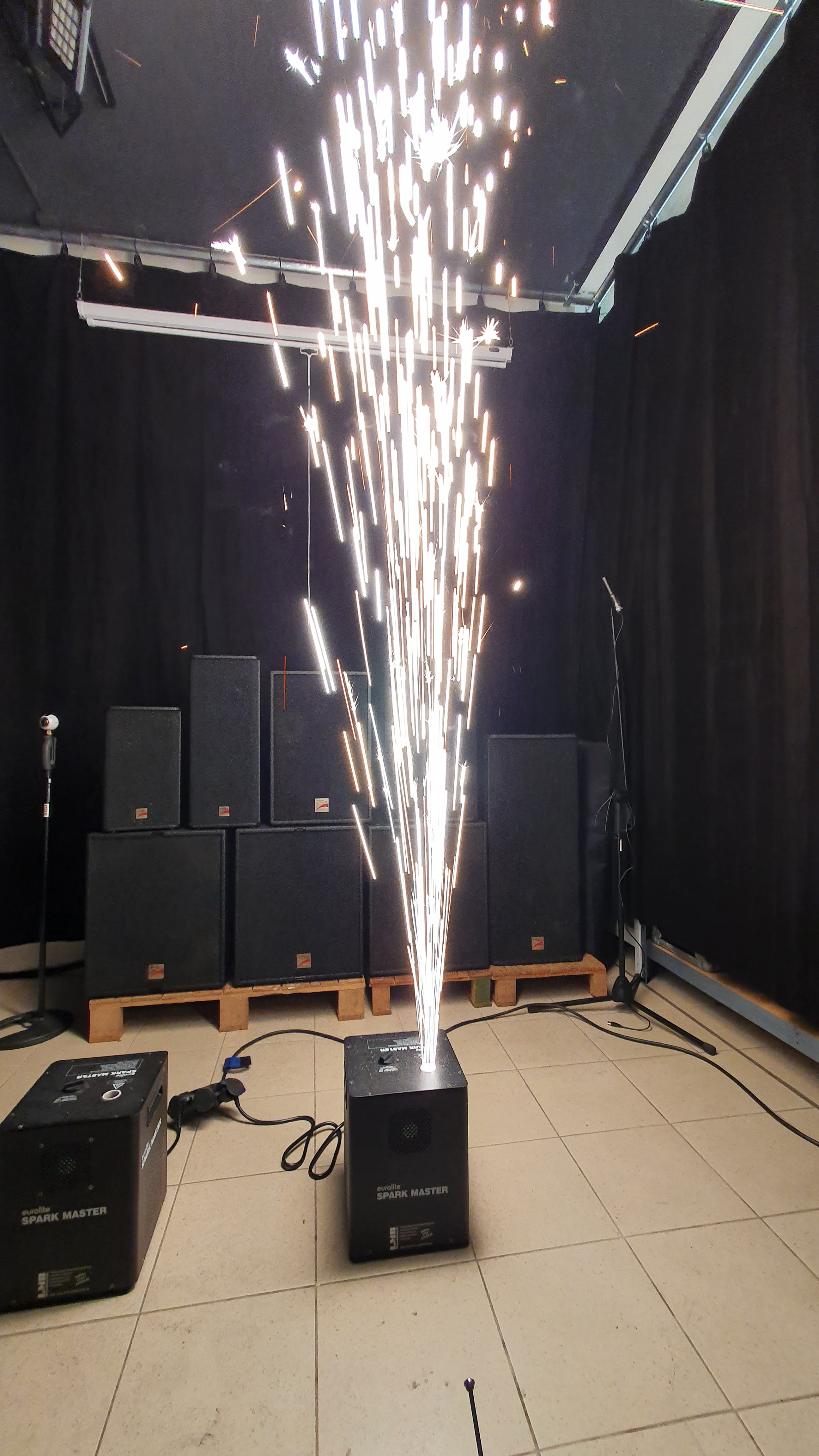 Spark Master Funkeneffekt, KALTES Feuerwerk, für drinnen und draußen geeignet – 4